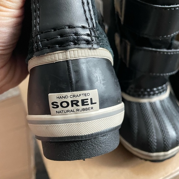 Kids Sorel Snow Winter Boots. Sz 10 kids. Excellent Used Condition. Worn 1X - Picture 3 of 4